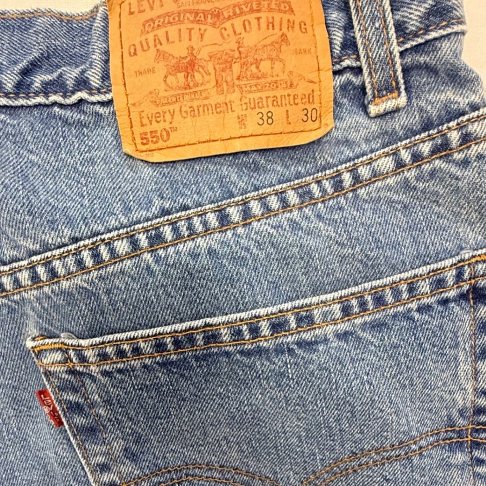 Levis 550 Relaxed Fit Jeans Mens 38x30 Medium Wash Blue Denim 00550-4891 - Picture 6 of 9